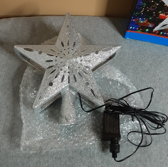 NEW Silver Glitter Star Christmas Tree Topper w/LED rotating pattern lights - Picture 2 of 11